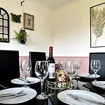 Windermere View Hideaway Pet Friendly Nearby Parking Golf Nearby Walkers Welcome *